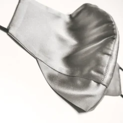 Mundschutz aus Seide Blaze
