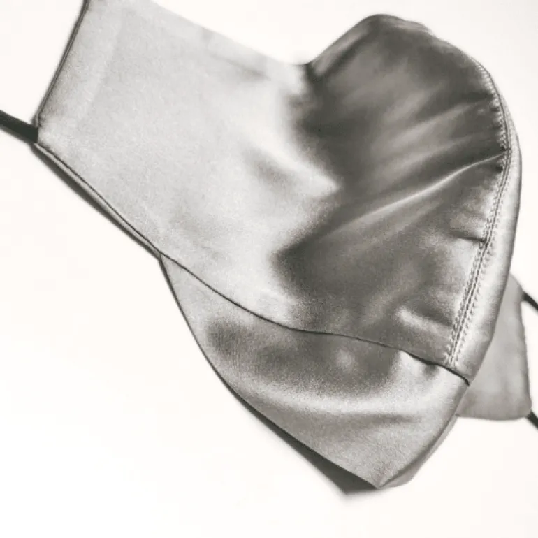 Mundschutz aus Seide Blaze