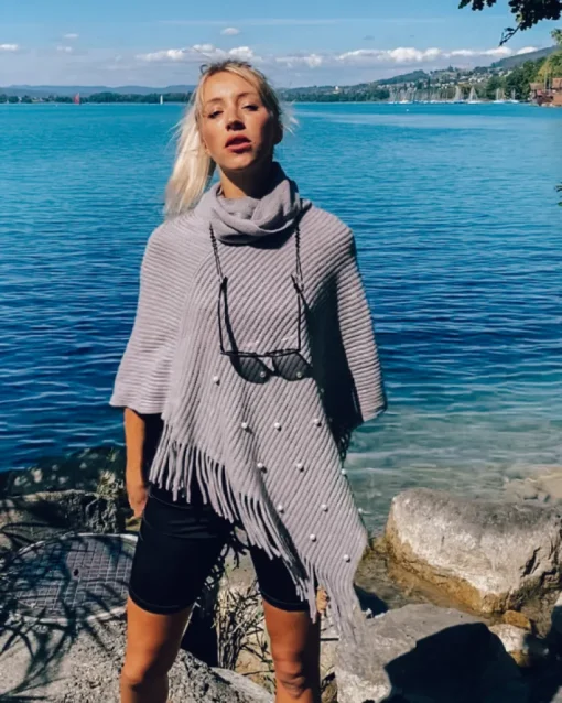 Poncho Annika