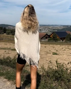 Poncho Annika
