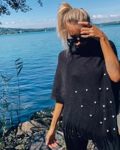 Poncho Annika
