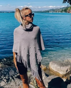 Poncho Annika