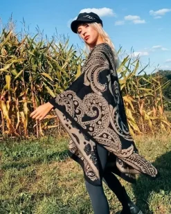 Poncho Capes Jelena