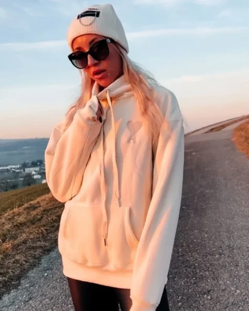 Pullover Hoodie A-Love