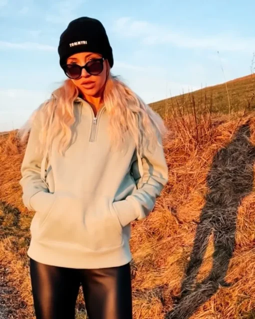 Pullover Hoodie A-Love