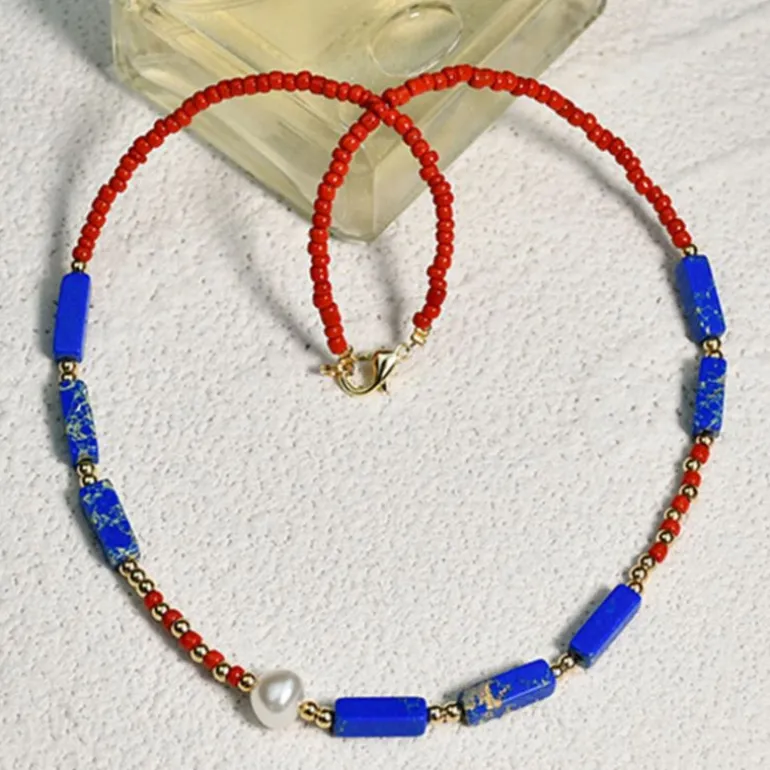 Rote Halskette Fierce